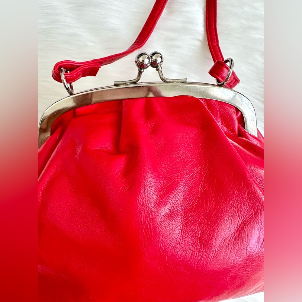 CHATEAU RED CROSSBODY - Picture 9 of 12